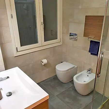 לינה וארוחת בוקר Markone Center