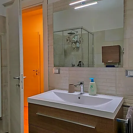 לינה וארוחת בוקר Markone Center בולוניה
